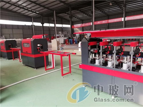 斷橋鋁型材加工設備報價指南 供應商、圖片與鋁合金型材生產(chǎn)全解析